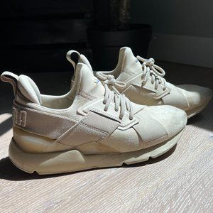 Puma Sneakers (Women’s Size 7)